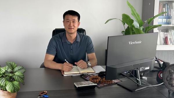 5張國鋒 (經(jīng)營)副總經(jīng)理 第 一設(shè)計(jì)院院長